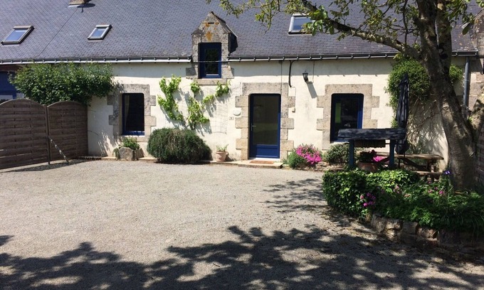 Moustoir-Remungol Cottage | Gite sleeps 6 - heated indoor swimming pool