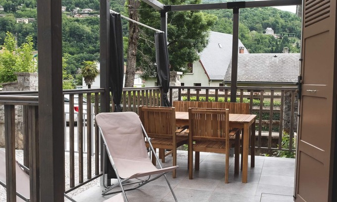 Ax-les-Thermes Apartment | Gite T2 4 * private parking-terrace-sauna-gym-wifi