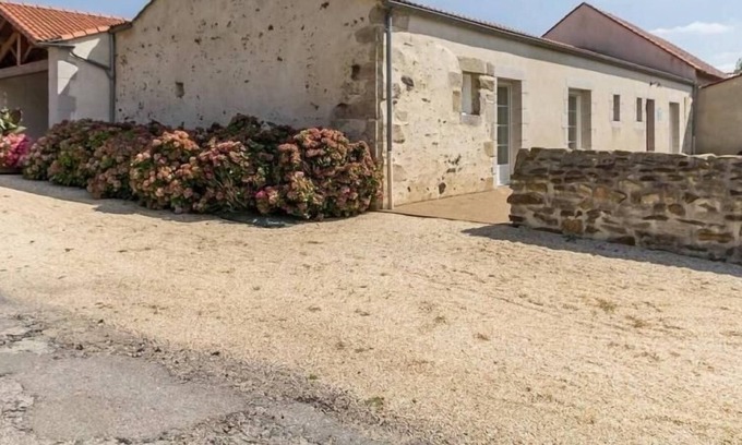 Vieillevigne Cottage | Gite Vieillevigne, 3 bedrooms, 9 persons