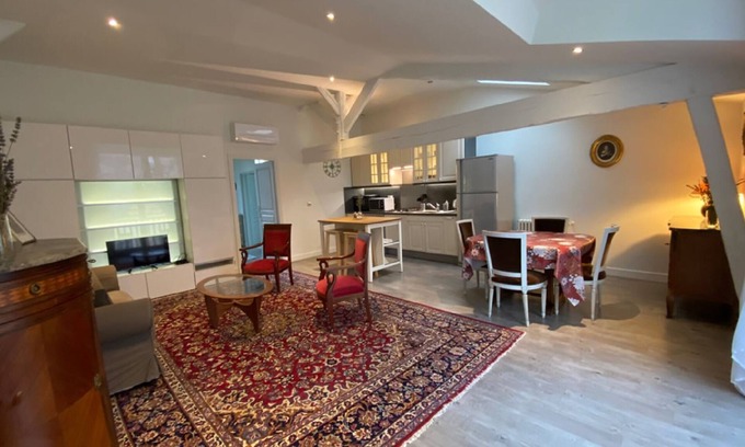 Latresne House | Gîte Vignes at Chateau Gassies, a 65 sqm apartment for 2 to 4 people.