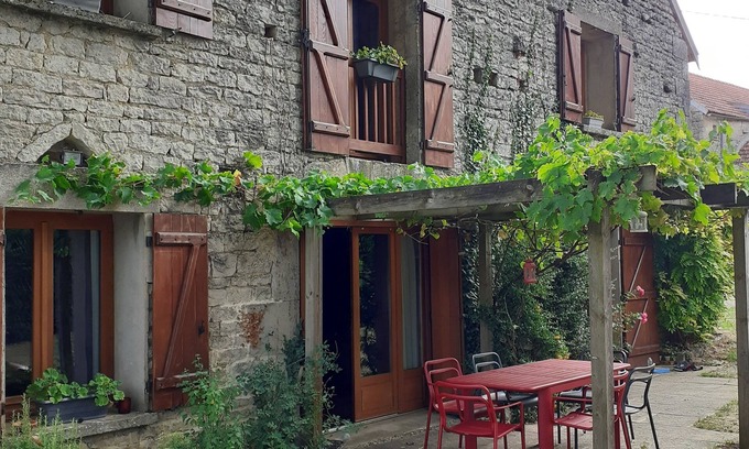 Bissey-la-Pierre House | Gîte with swimming pool and nordic spa in burgundy