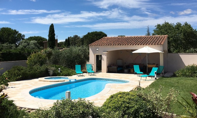 Arles Cottage | Gite with swimming pool and jacuzzi