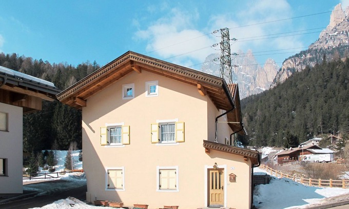 Pera Apartment | Giuditta by Interhome