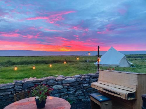 Rathlee Other | Glór na d'Tonnta Glamping