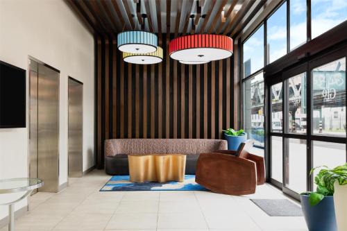 West Bronx Hotel | GLō Best Western Bronx NYC