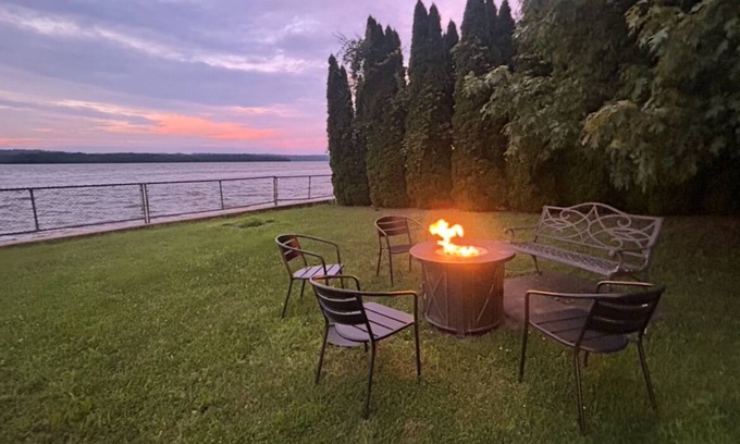 Glasco Apartment | Glasco Waterfront Oasis/10 min from HITS