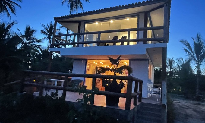 Itacare House | Glass lacquer! Jacuzzi on the sand with gourmet area!