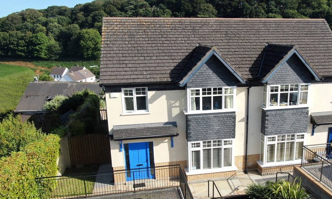 Dunmore East Ski Chalet | Glen Ard Holiday Home