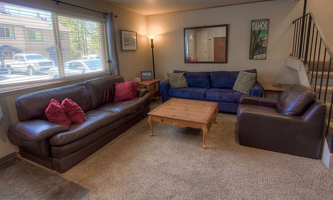Lake Forest Condo | Glen Sully - Beach, Pool, Tennis, Basketball, Pet Friendly, Wow! (TCC0677)