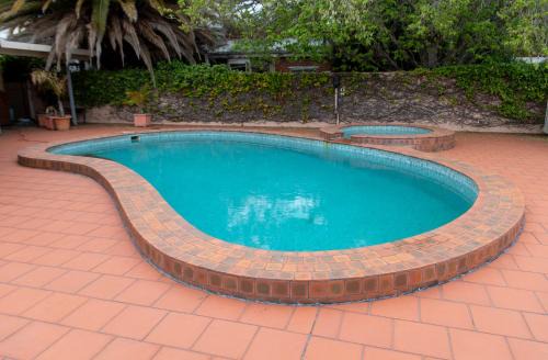 Glenelg North Hotel | Glenelg Motel