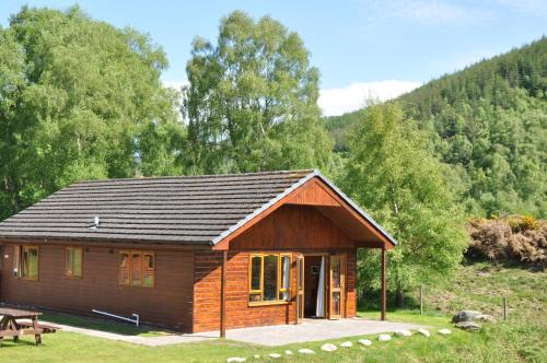 Glen Urquhart Ski Chalet | Glomach Lodge at Lochletter Lodges