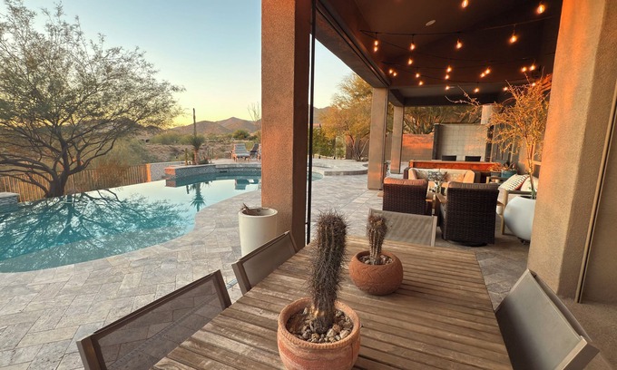 Central Scottsdale House | Glorious Sunset Views from a Spacious 5 BR House with Infinity Pool and Spa