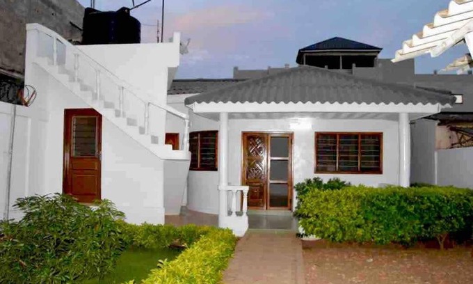 Lome House | Gloryphil House