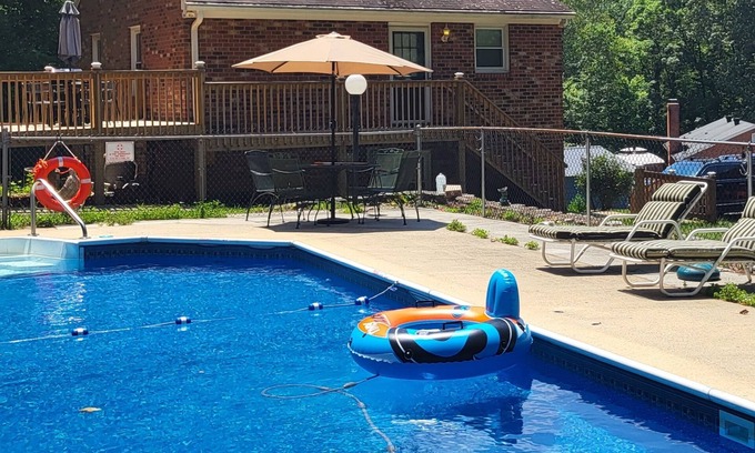 Lynchburg House | Go for a swim! Cozy, private 2-bedroom guest house with pool, near colleges.