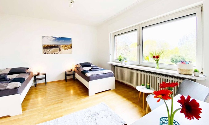 Pfalzdorf Apartment | GO02 4 room apartment with balcony & garden