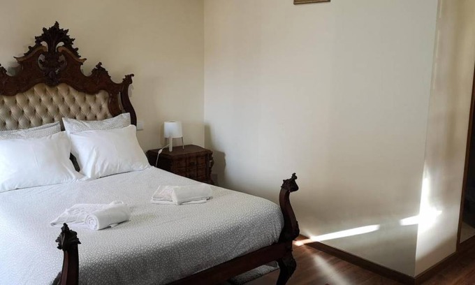 Armamar Cabin | Gojim Casa Rural - Standard Double Room with Private Bathroom 1