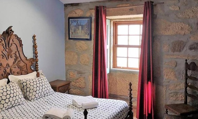 Armamar Cabin | Gojim Casa Rural - Standard Double Room with Private Bathroom 2