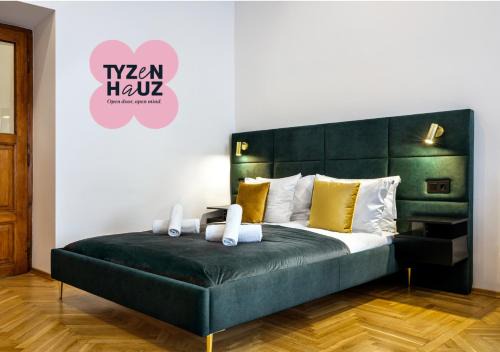 Stare Miasto Apartment | Golden Market Square Apartments by Tyzenhauz