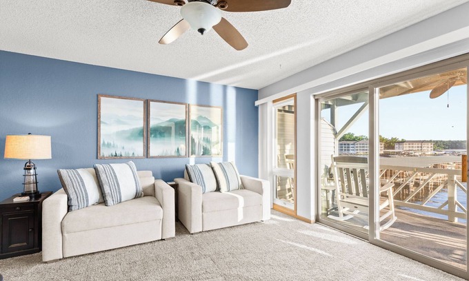 Osage Beach Condo | Golden Reef! NEW pool! State park views! GR102