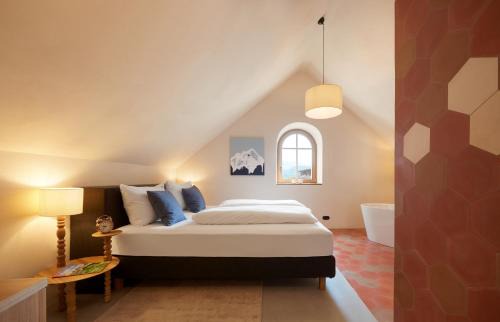 Caldaro Sulla Strada del Vino Apartment | Goldengel Design - Suiten im historischen Ortskern von Kaltern