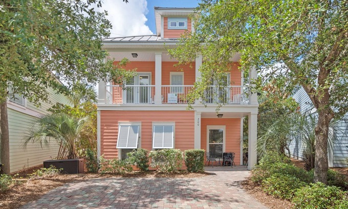 Villages of Crystal Beach House | Golf Cart | Pool | Fam Friendly | Walk 2 Beach