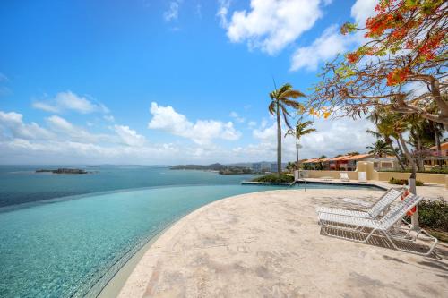 Cabezas Apartment | Golf Course Access Balcony Infinity Pool