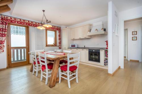 Tarvisio Apartment | Golf View APT with parking and mountain view!