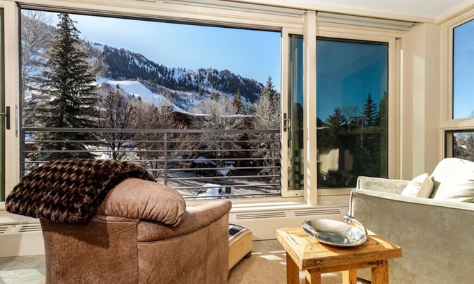 Aspen Condo | Gondola Plaza adjacent with treehouse views over Aspen