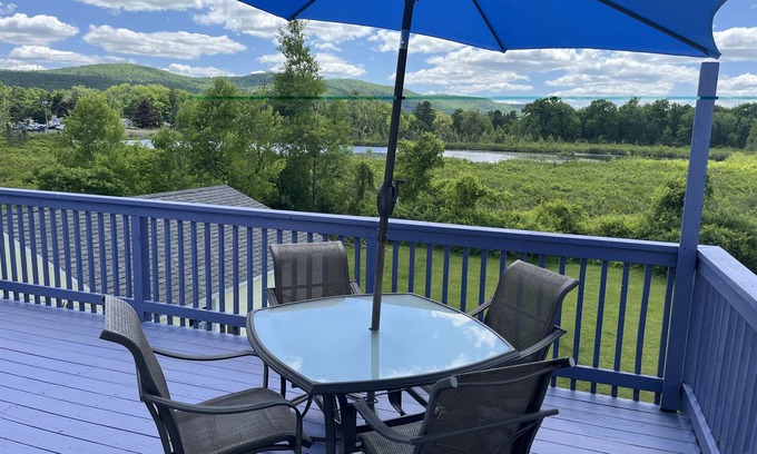 West End Apartment | Goose Pond Two less than 1 mile from ASV, Immaculate 2nd floor apartment