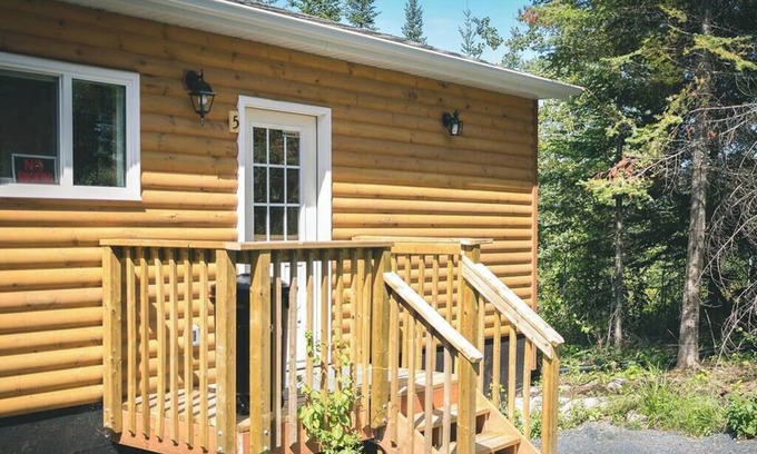 Kenora Cabin | Gopher's Hole Cabin - Lakewood Park Cabins