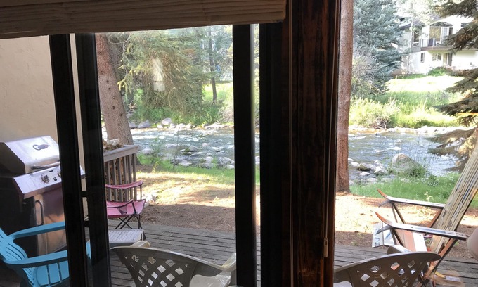 Vail House | Gore Creek just off the back deck, Free Bus, Wi-Fi, Hot Tub, Summer Pool
