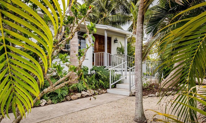 Big Pine Key House | Gorgeous 2 Bed 2 Bath Pool Home on a Canal