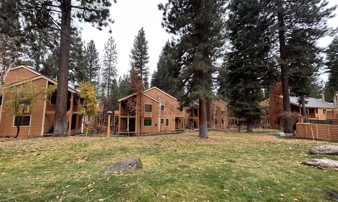 Incline Village Condo | Gorgeous 2 bed/2 bath ground floor unit in the McCloud community
