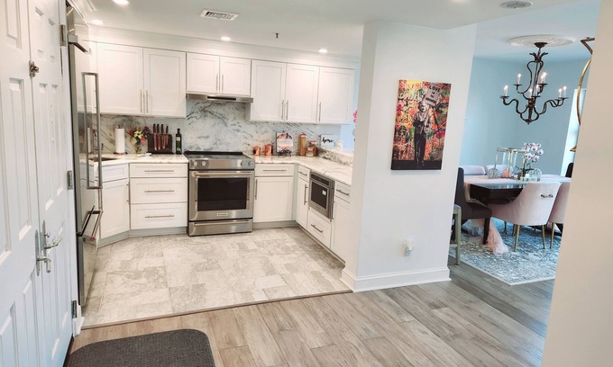 Inner Harbor Condo | Gorgeous 2-bedroom condo with tons of amenities Baltimore Harbor