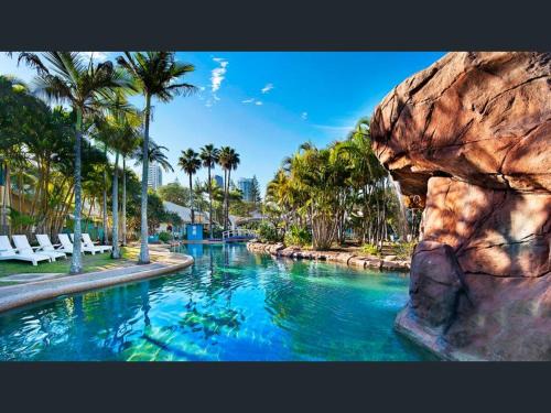 Mermaid Beach Apartment | Gorgeous 4 Bed Beachside Apartment - Diamond Beach Resort