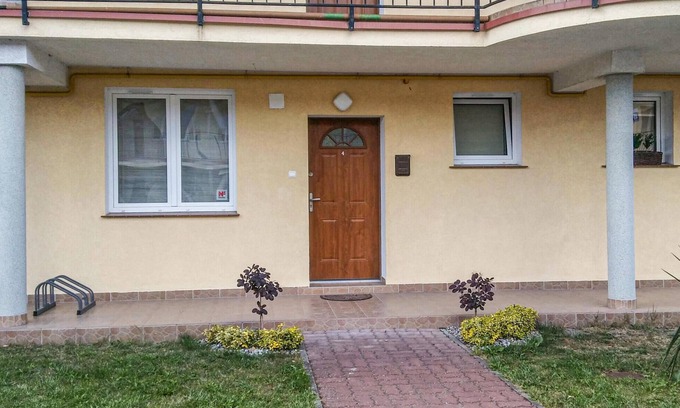 Darlowko Apartment | Gorgeous apartment in Darlowo with WiFi