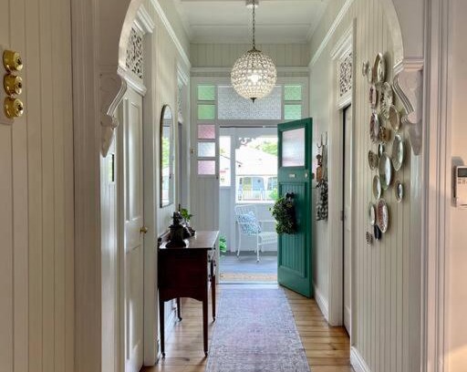 Booval House | Gorgeous Arthouse Queenslander In Ipswich