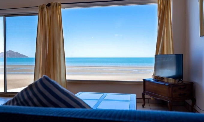 Villas de Las Palmas House | Gorgeous beach front condo