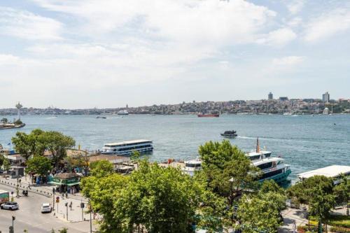 Uskudar Apartment | Gorgeous Bright 2bed1bath Bosphorus Views! #356