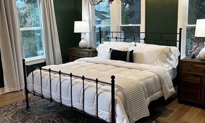 Pikeville House | Gorgeous Carriage House near KYCOM - 30 day min