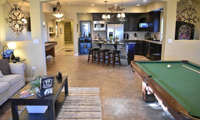 Monument House | Gorgeous Chalet with Everything you could ask for!