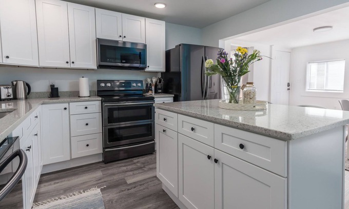Kennebunk Condo | Gorgeous Coastal Getaway