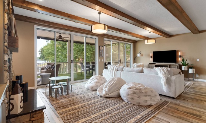Shawnee Bend Condo | Gorgeous Condo in Quiet Complex with Huge Screened Deck & Amazing View!