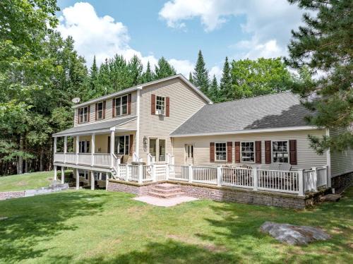 Beaver Cove House | Gorgeous Cottage with Hot-tub and Games in Beaver Cove, Maine