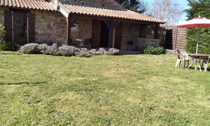 Loubejac House | Gorgeous Holiday Home in Loubejac with Garden