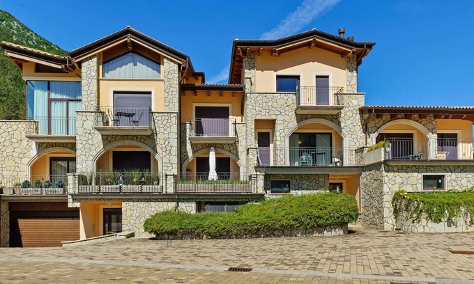 Scanno House | Gorgeous Holiday Home in Scanno with Garden