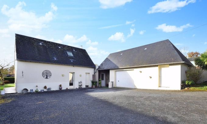 Vaux-sur-Seulles House | Gorgeous home in Esquay-sur-Seulles