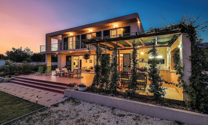 Kastela House | Gorgeous home in Kastel Stafilic