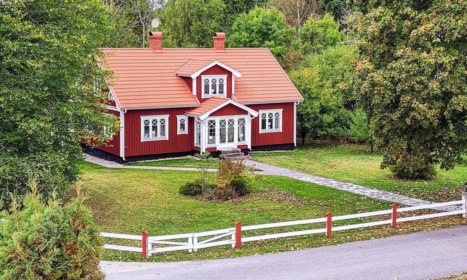 Växjö House | Gorgeous home in älmeboda with sauna