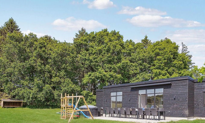 Grenaa House | Gorgeous home in Grenaa with sauna